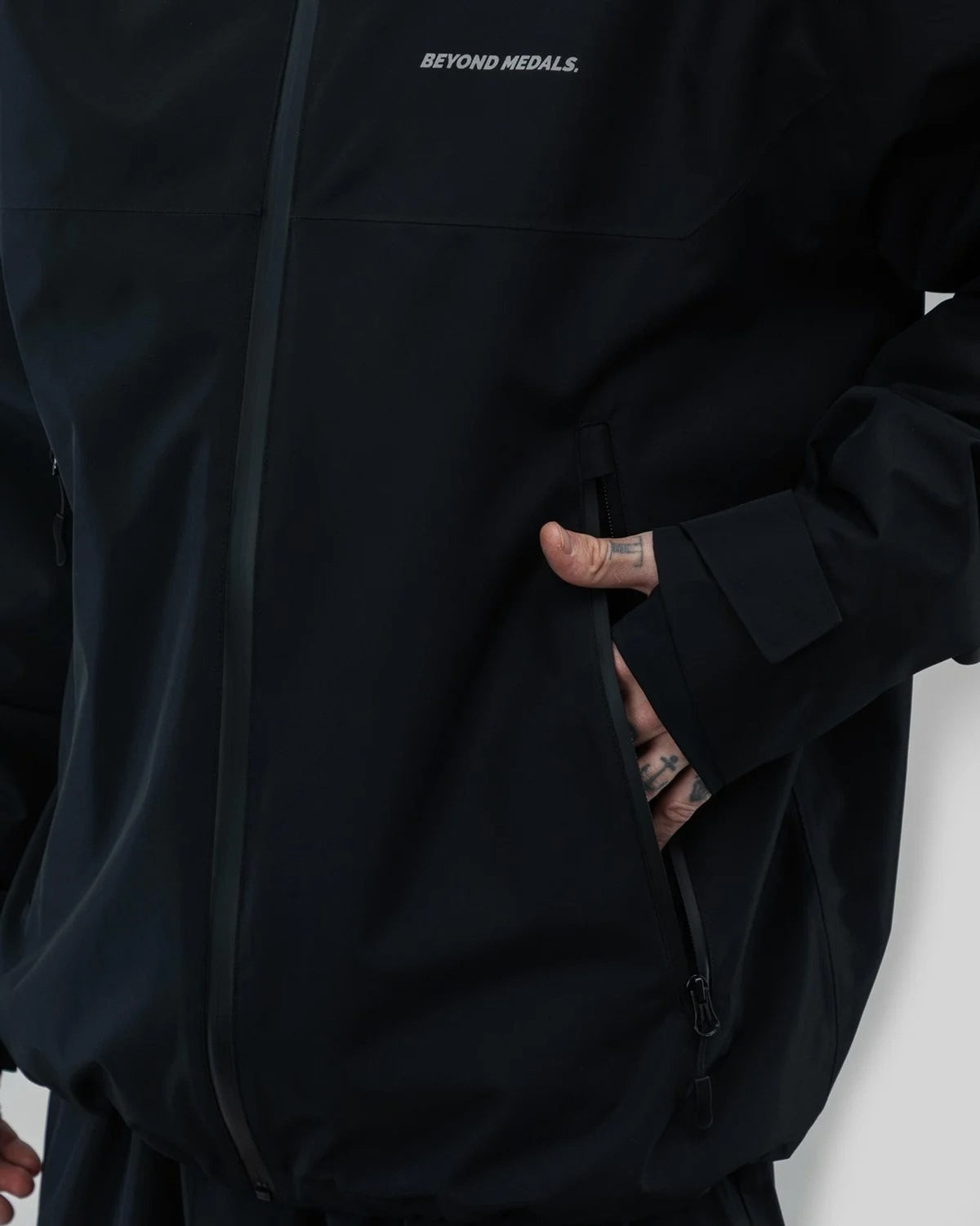 Park Jacket 2L Black - pocket detail