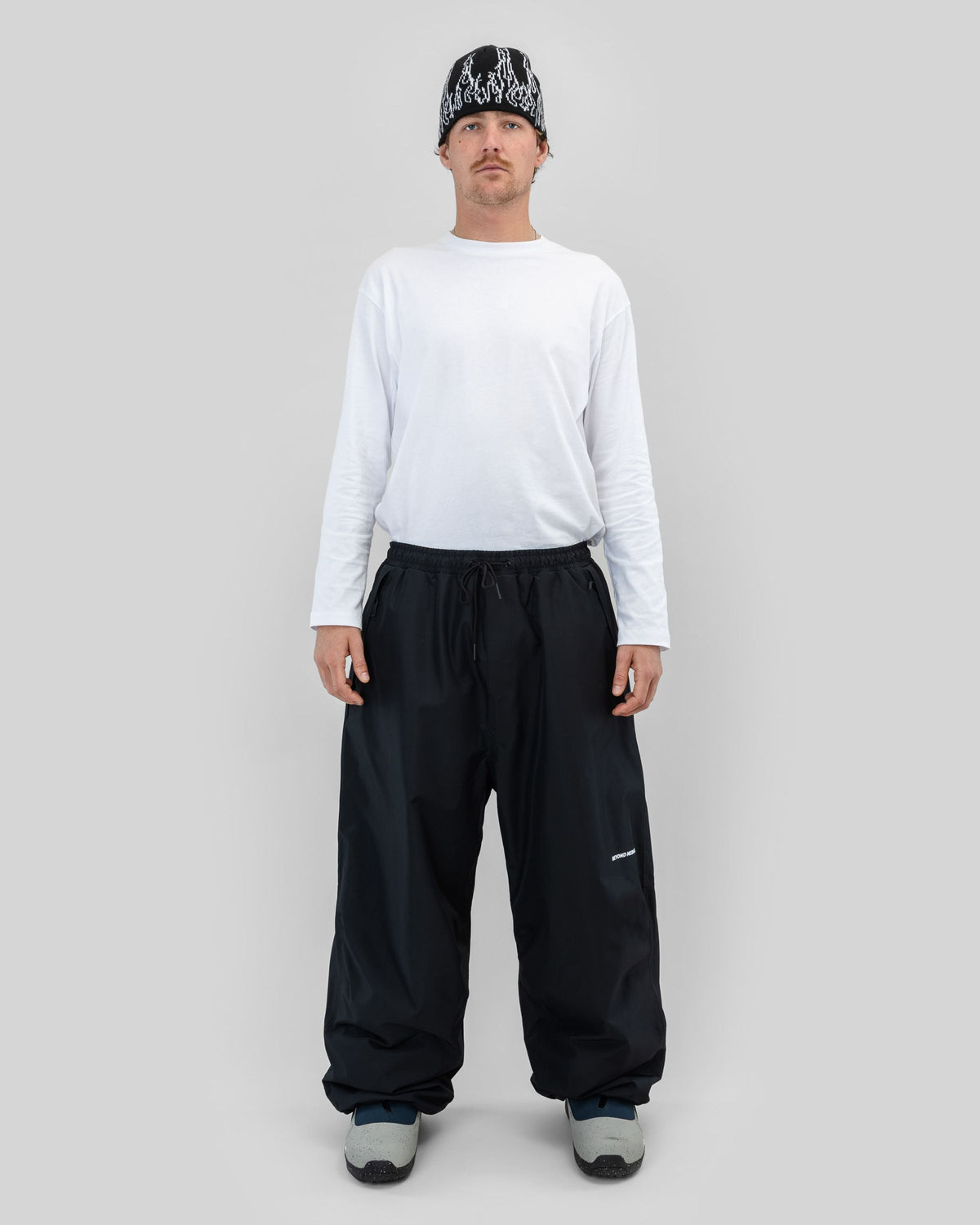 Park Pants Black - full body
