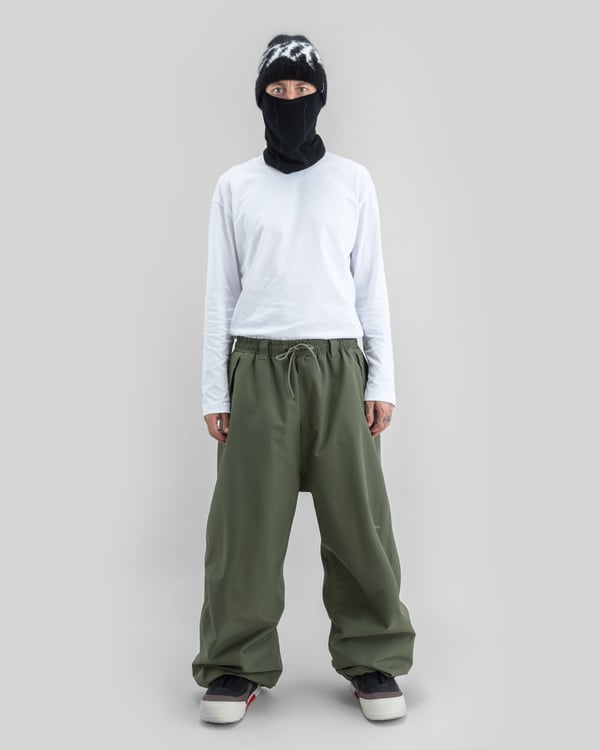 Beyond Medals Park Pants Dark Green