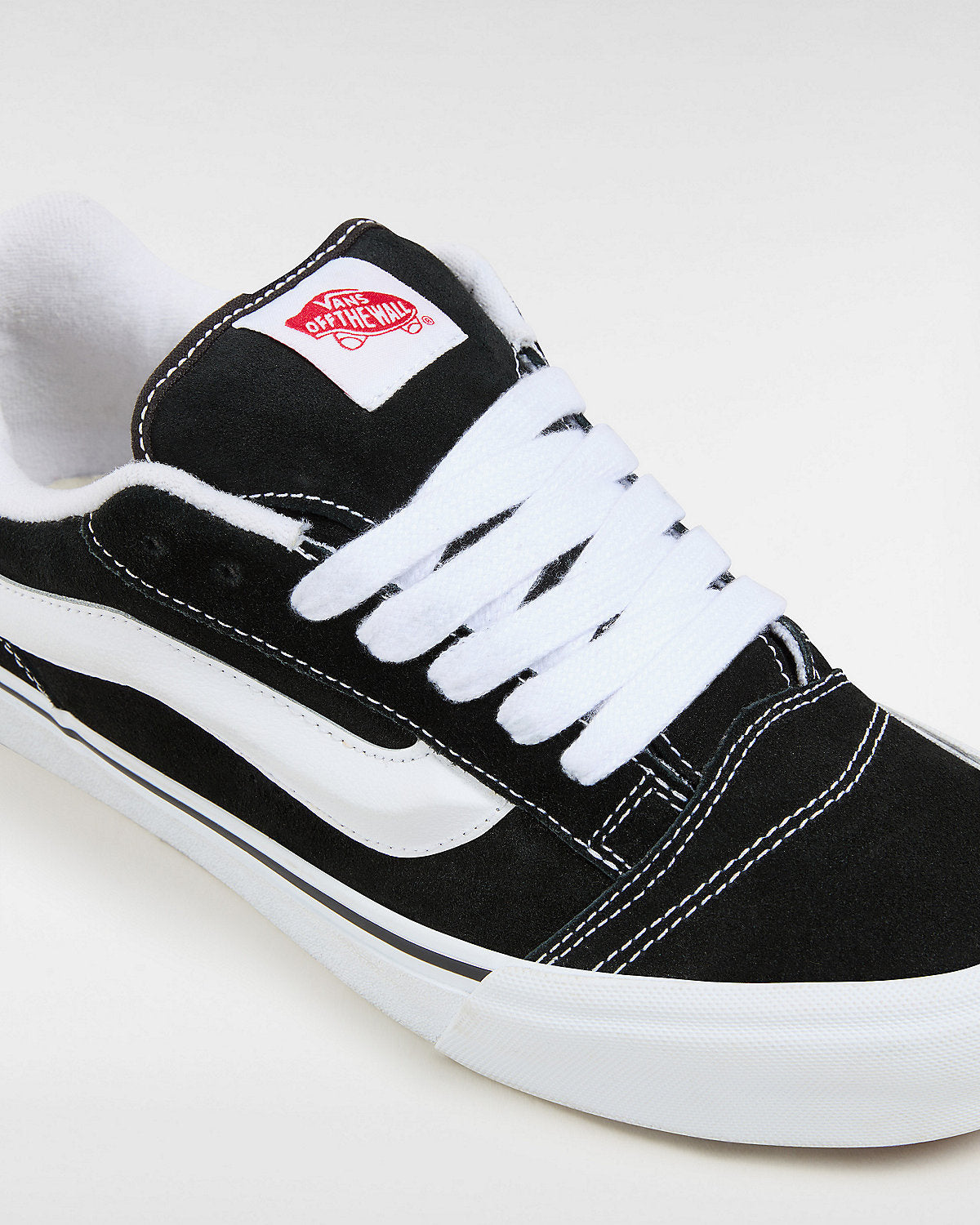 Knu Skool Black/true White