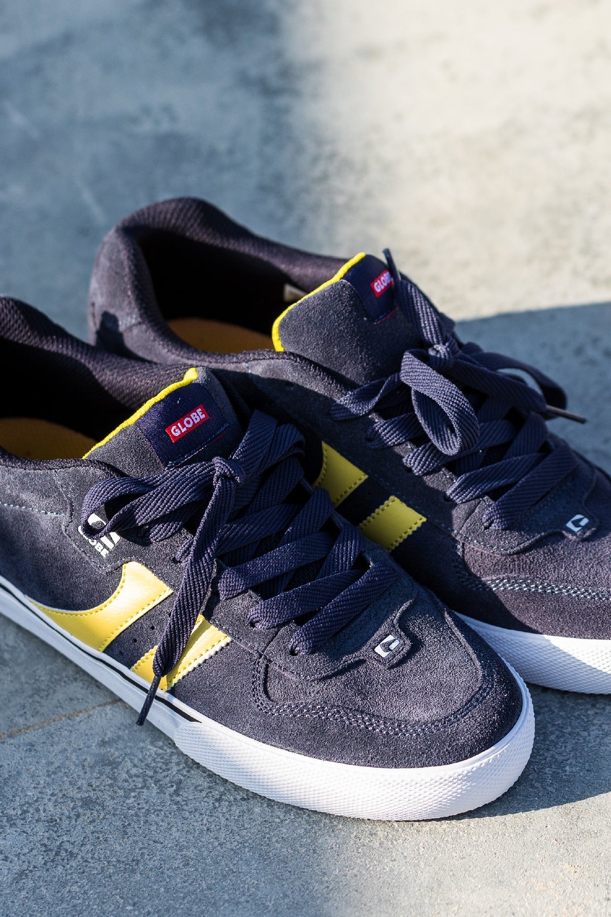 Encore 2 Navy/Pale Yellow